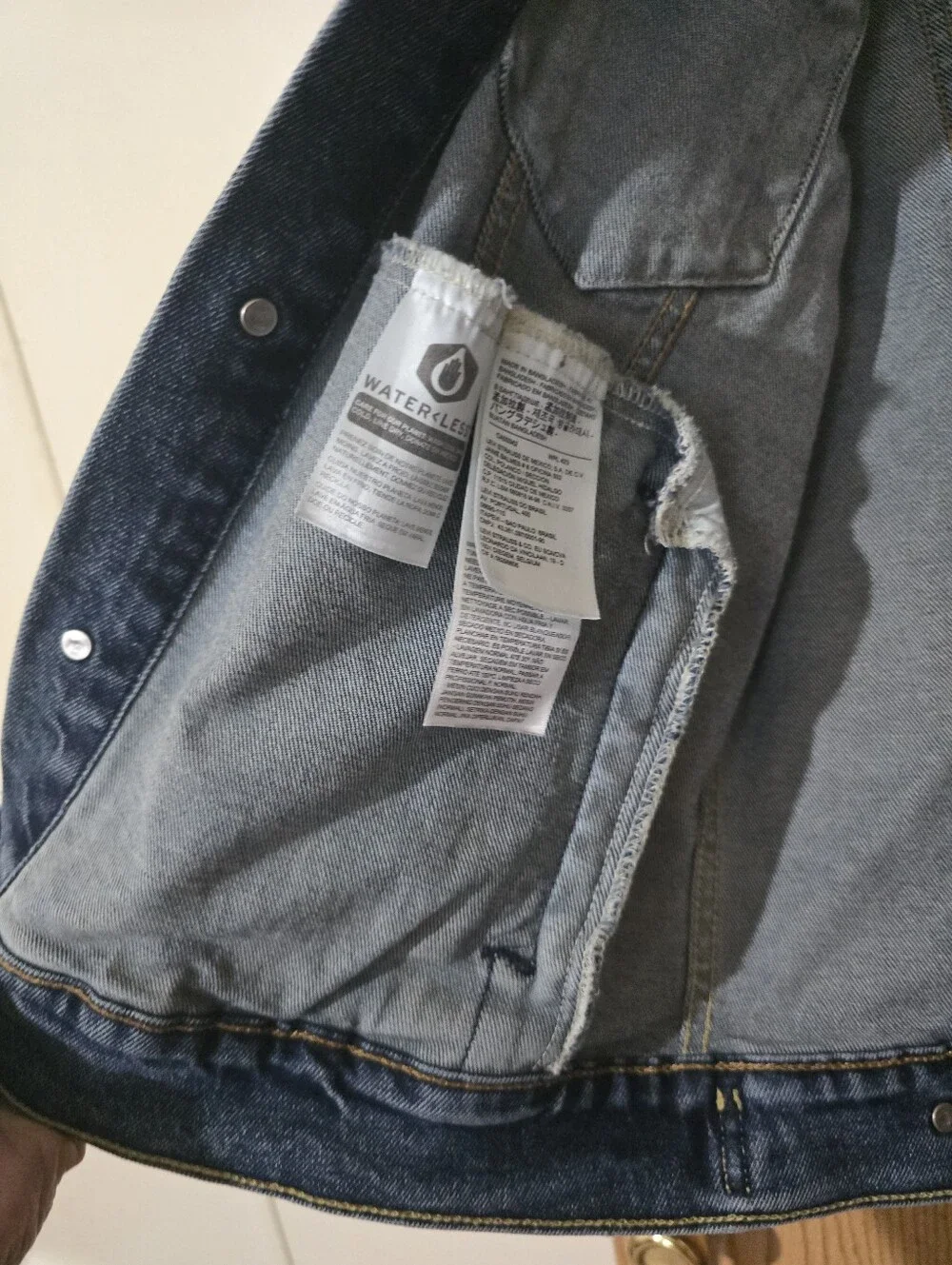 Levi's Mens Blue Denim Trucker Jacket - Picture 5 of 6